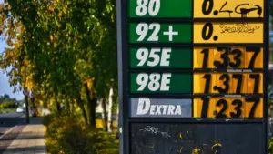 95. benzīns 19. augustā Latvijā maksā vidēji 1,74 €/l