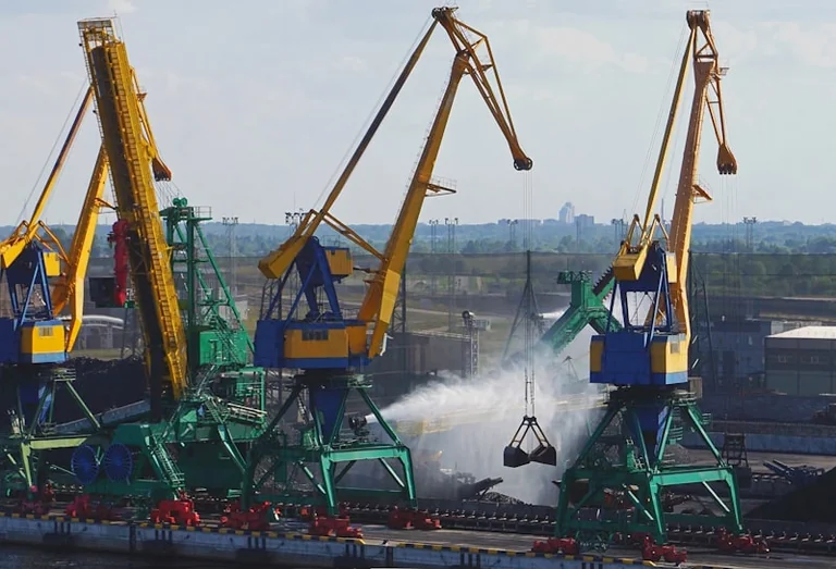 Jaunie ES tirdzniecības noteikumi: Kā mainīsies Latvijas eksports 2026. gadā