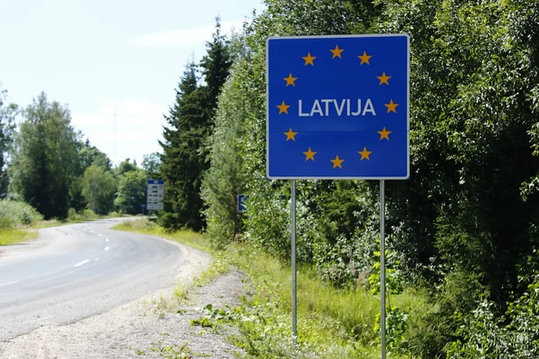 Latvijas futbola izlases izredzes 2026. gada kvalifikācijas ciklā