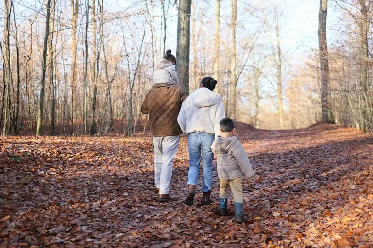 Rudens izbrauciens ar bērniem: maršruts un plāns lietum